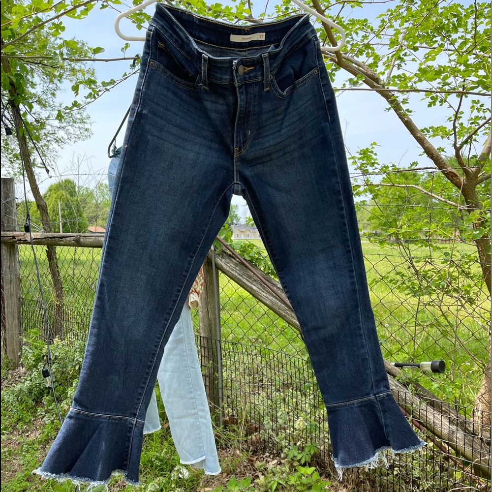 Host pick! 💥NWOT Levi’s 711 cropped/flare skinny jeans